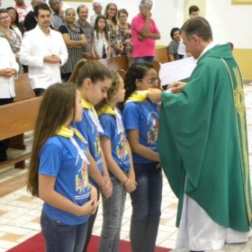 Crianças da Infância e Adolescência Missionária são consagradas em missa no Kobrasol