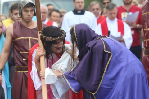 Paróquia celebra com devoção o Tríduo Pascal