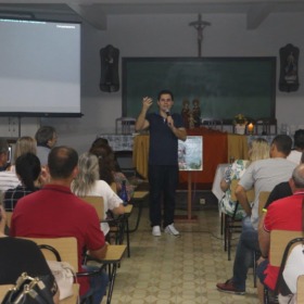 IVC: paróquia celebra Encontro de Acolhida da Catequese
