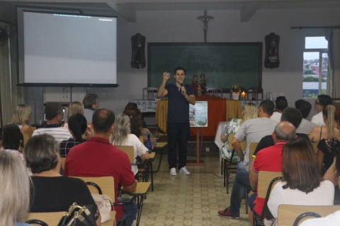 IVC: paróquia celebra Encontro de Acolhida da Catequese