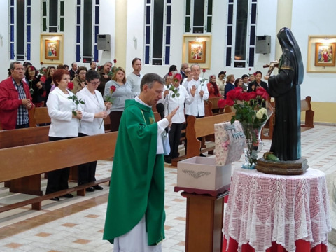 Kobrasol realiza terceira missa do ano com a bênção das rosas