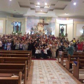 Grupo de Oração São João Paulo II realiza Tarde de Louvor