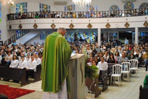 Paróquia celebra oitava Missa Solene em preparação ao Jubileu