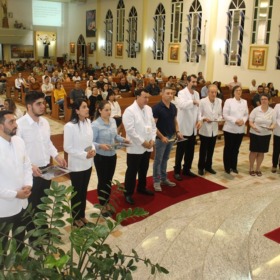 Paróquia acolhe novos Ministros Extraordinários da Sagrada Eucaristia