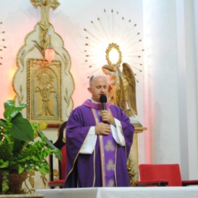 Pe. Leandro Rech celebra a 11ª Missa Solene em preparação ao Jubileu de 50 anos
